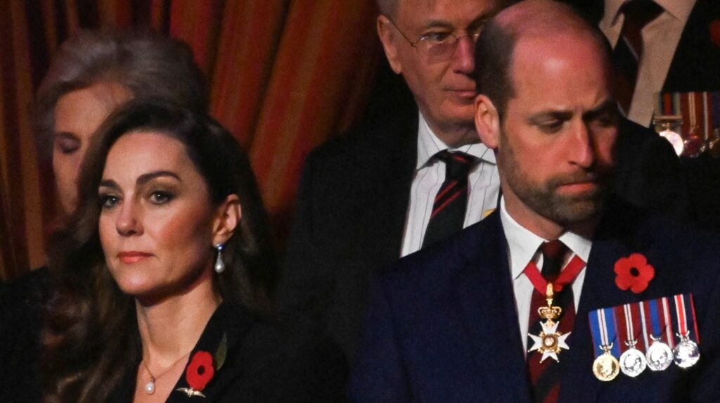 L'accessoire coûteux de Kate Middleton détourne l'attention de sa sortie froide avec le prince William