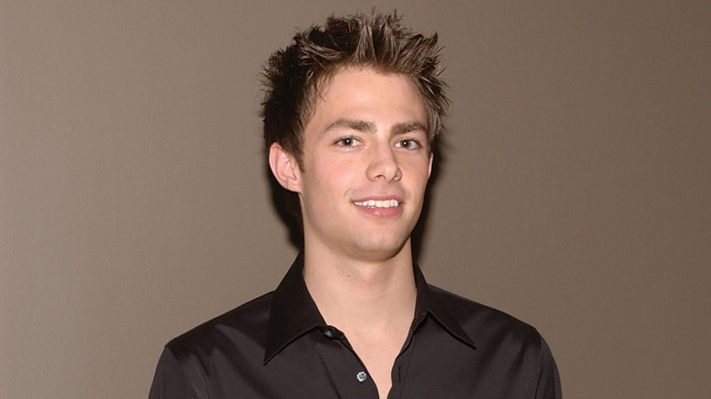 Jonathan Bennett aux cheveux hérissés