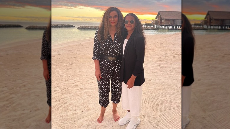 Blue Ivy Carter pose avec Tina Knowles