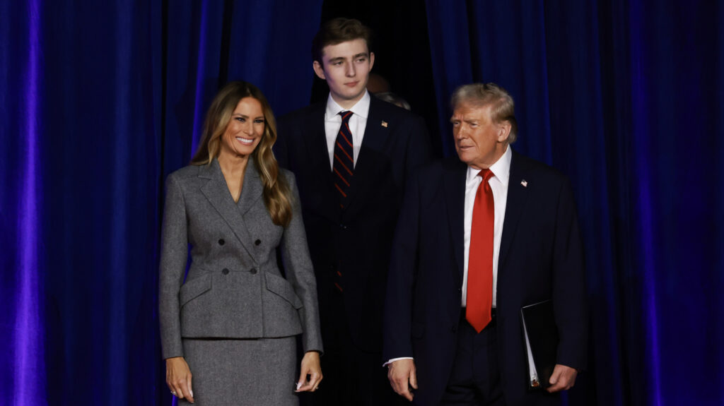 Les vraies raisons pour lesquelles tant de gens comparent Barron Trump à JFK Jr.