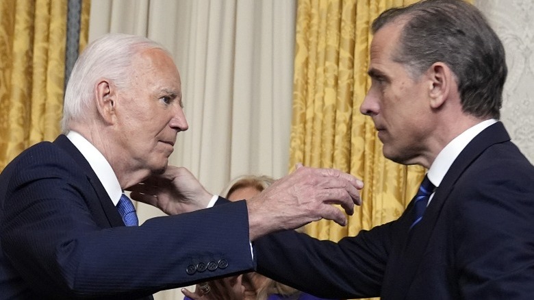 Joe Biden va embrasser son fils Hunter Biden dans le bureau ovale (2024)