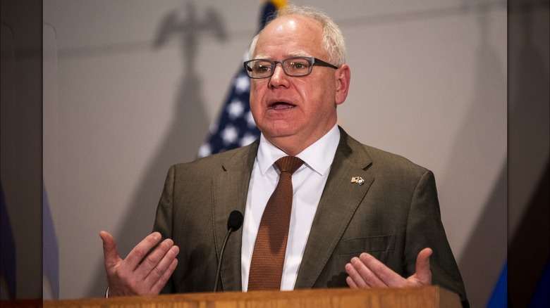 Tim Walz parlant