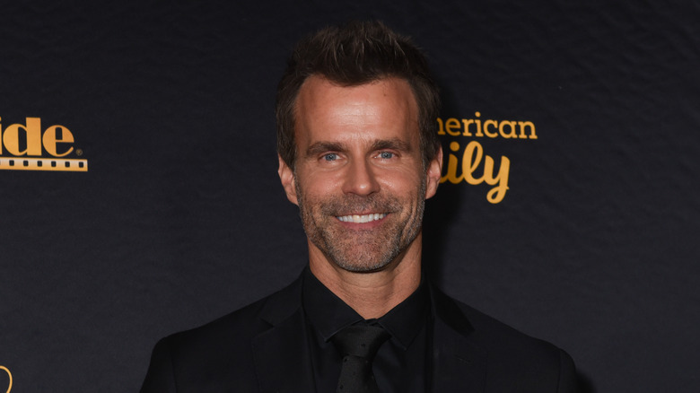 Cameron Mathison sur le tapis rouge des MovieGuide Awards 2024