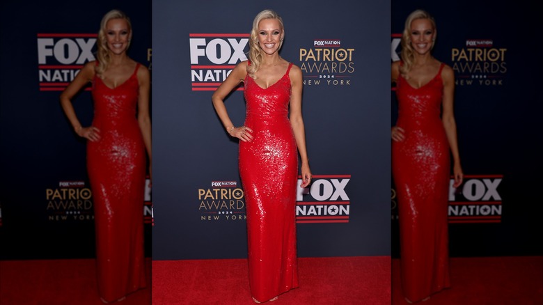 Carley Shimkus posant sur le tapis rouge pour les Fox Nation Patriot Awards.