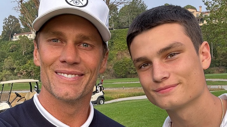 Tom Brady et Jack Brady souriant