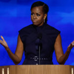 La tenue DNC 2024 de Michelle Obama montre son atout le plus controversé et la réponse est limpide